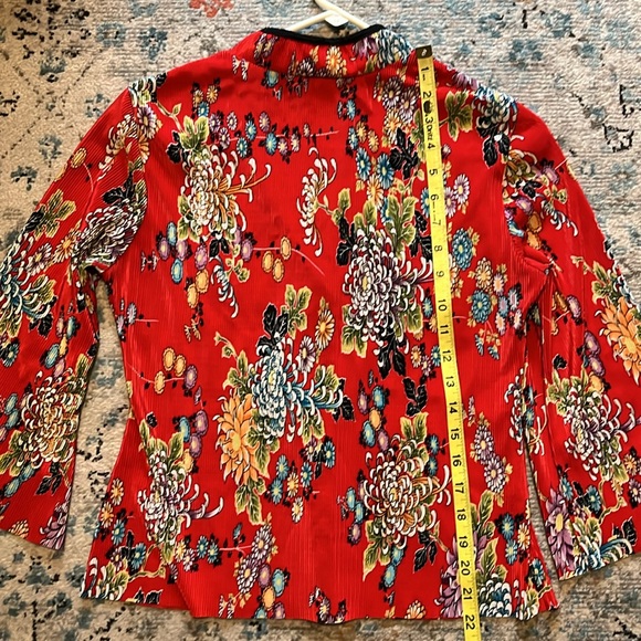 Vintage Floral Crinkle V-Neck Asian Print Top - Picture 12 of 14